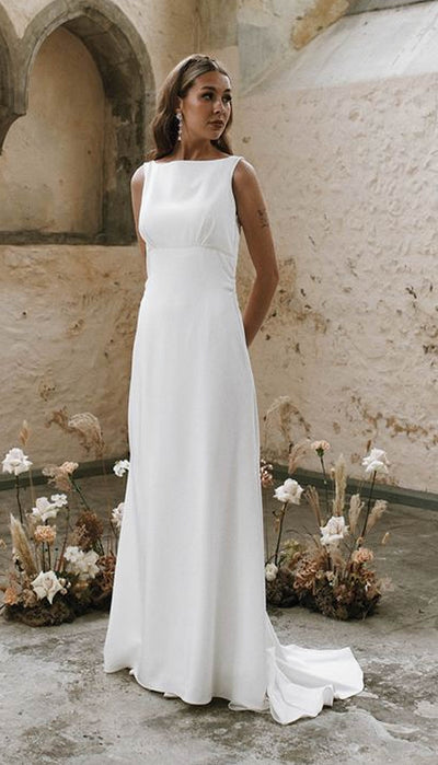 Plain wedding dress